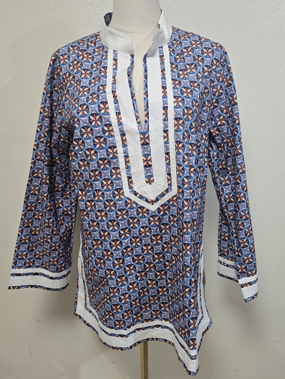 Nicoblu Shell Medallion Print Tunic Size Medium